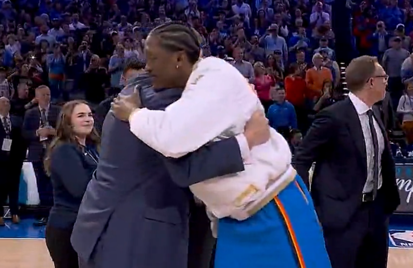 尽量搞砸他, 在颁奖仪式, 杜兰特与亚 尽量搞砸他, 在颁奖仪式, 杜兰特与亚