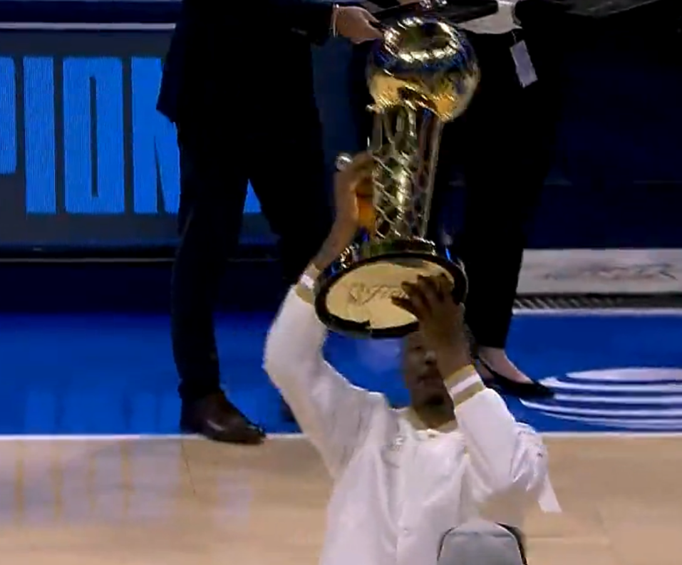 他是最开心 他是最开心