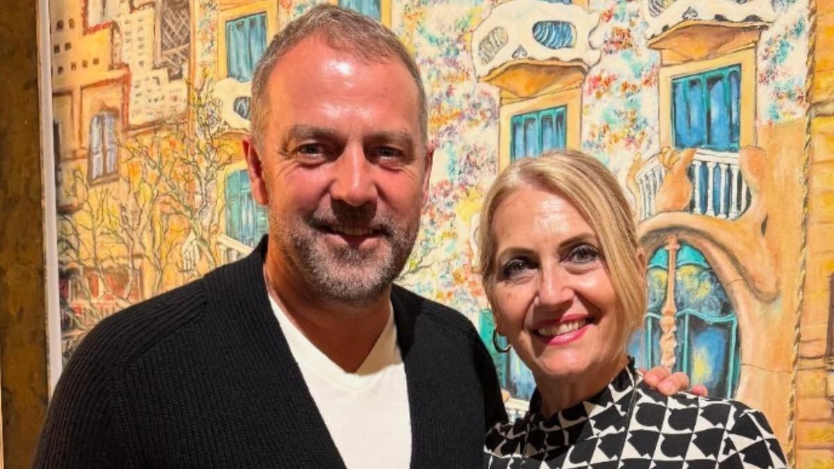 在社交媒体, 在阿贾克斯, 弗里克在远 在社交媒体, 在阿贾克斯, 弗里克在远